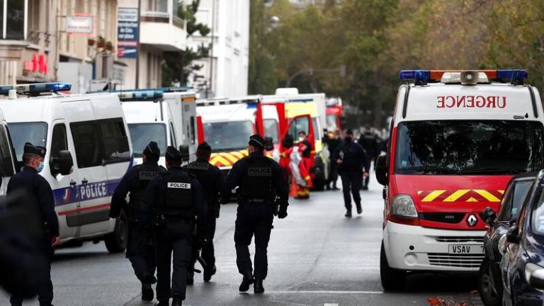 Um morto e 2 feridos num ataque com arma branca em França