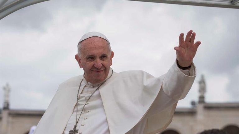 Papa pede que o acompanhem em oração na viagem a Portugal