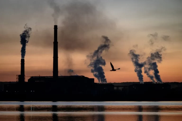 Procura mundial de carvão deverá crescer 1,2% em 2026