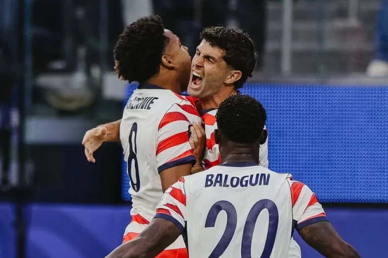 Estados Unidos estreiam no Mundial com goleada sobre o Paraguai