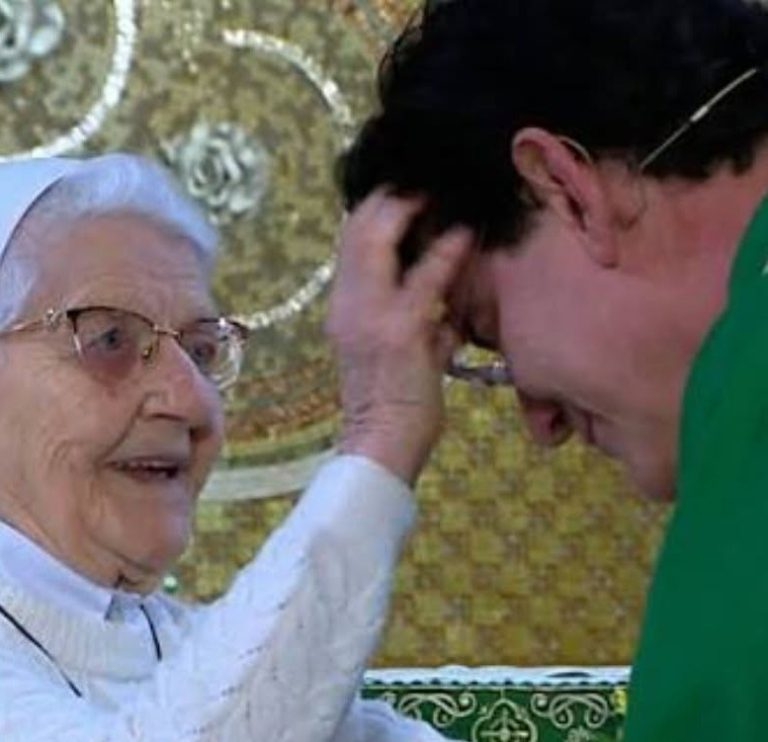 Religiosa de 99 anos emociona ao testemunhar fé e perseverança no Dia Mundial dos Avós