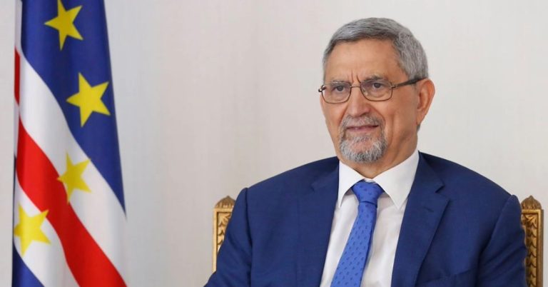 Antigo Presidente da República alerta contra discursos anti-democráticos após debate sobre abstenção eleitoral