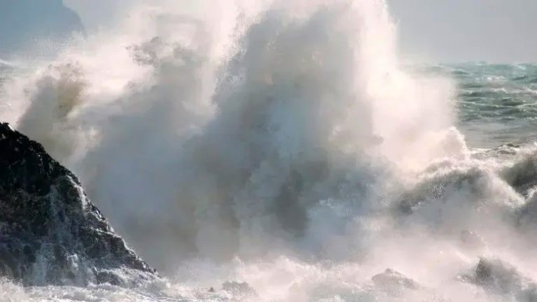 Condições meteorológicas afetam operações no porto de Vale dos Cavaleiros