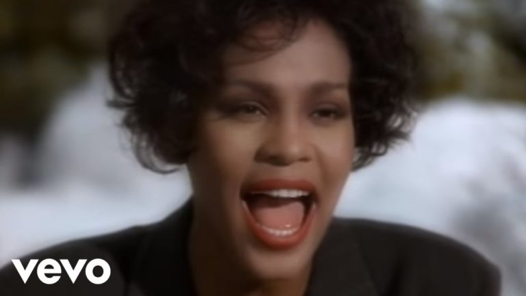 WHITNEY HOUSTON: Artista faleceu há sete anos