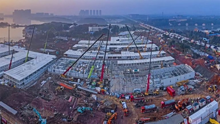 China cumpre prazo e constrói hospital em 10 dias
