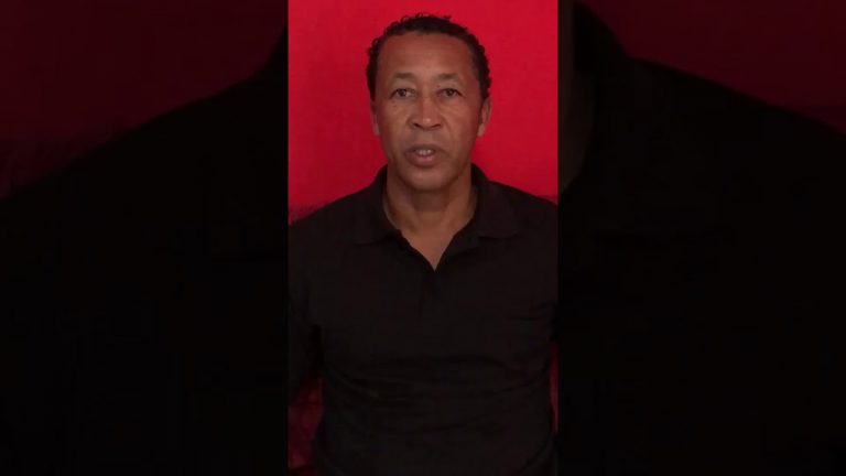 Selecionador de futebol convoca “todos a ficar em casa”