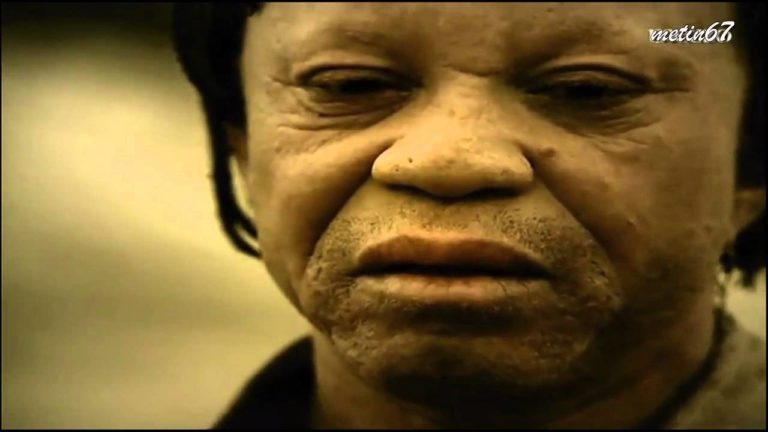 CESÁRIA ÉVORA: Roda de Mornas para recordar a diva