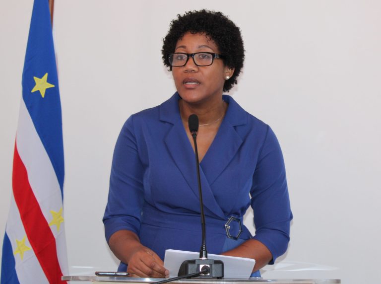 Ministra da Modernização do Estado refuta acusações da UNTC-CS sobre precariedade laboral