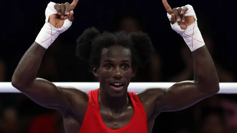 David de Pina estreia-se com vitória no Mundial de Boxe em Dubai