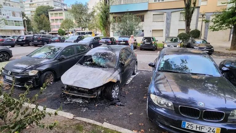 Homem suspeito de incendiar carros em Lisboa fica em prisão preventiva