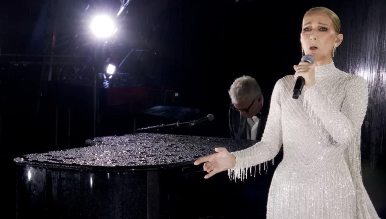 Céline Dion voltou aos palcos