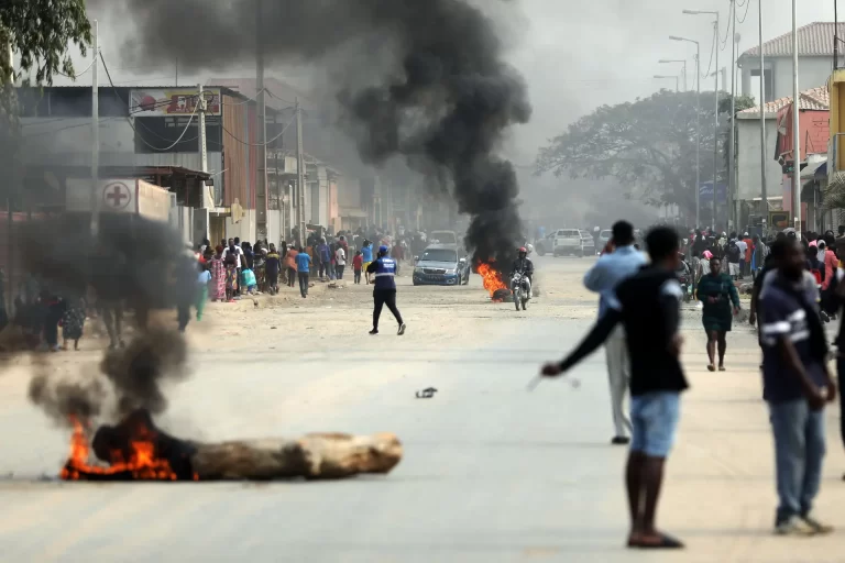 Greve dos taxistas em Luanda gera caos e violência nas ruas