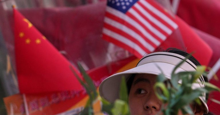 China ameaça retaliar após Trump anunciar novas tarifas sobre produtos Chineses