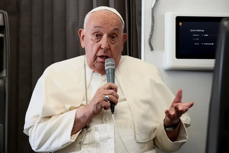 Papa Francisco critica candidatos dos EUA por políticas sobre aborto e migração