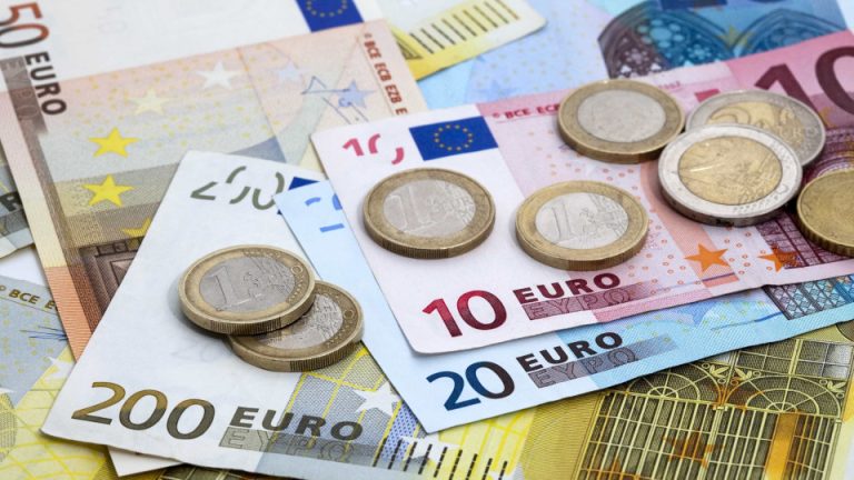 Governo de Portugal propõe aumento do salário mínimo para 870 Euros em 2024