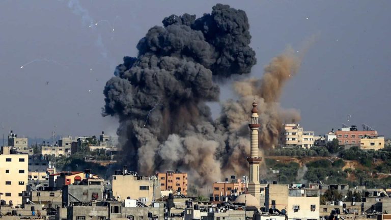 Ataques Israelitas a Gaza poderão constituir crimes de guerra