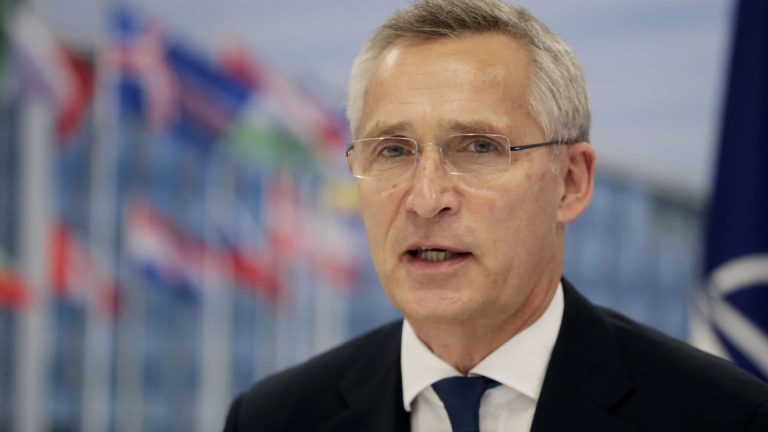 Secretário-geral da NATO reconduzido no cargo por mais um ano