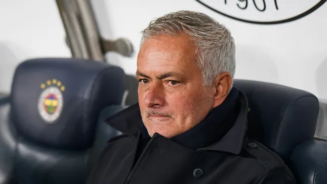 Special One deixa Turquia para ser operado