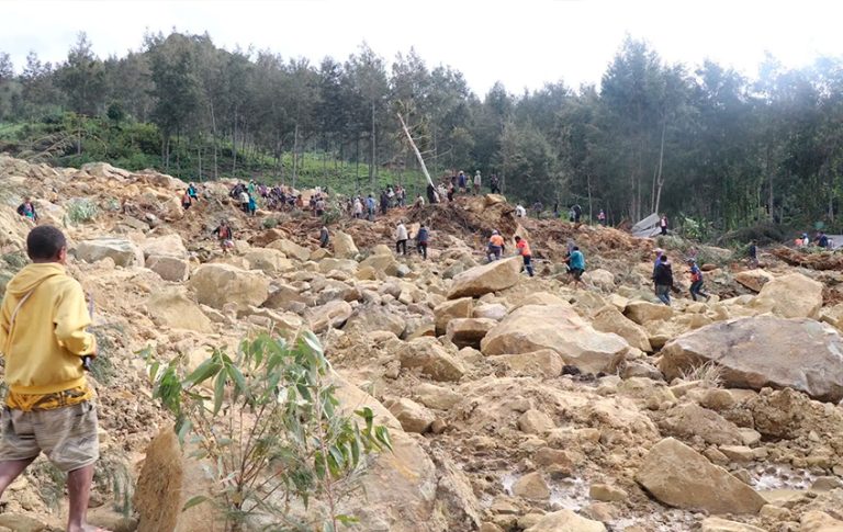 Papua Nova Guiné. Enxurrada pode ter soterrado duas mil pessoas