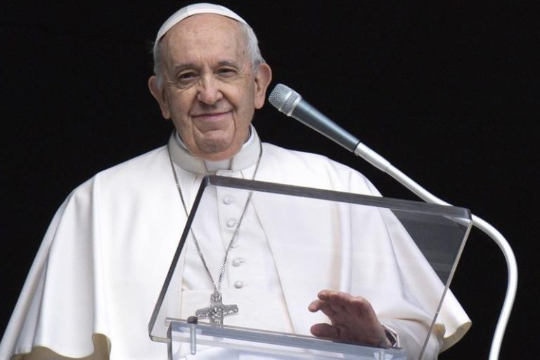 Papa pede discípulos capazes de “transmitir a chama da esperança”