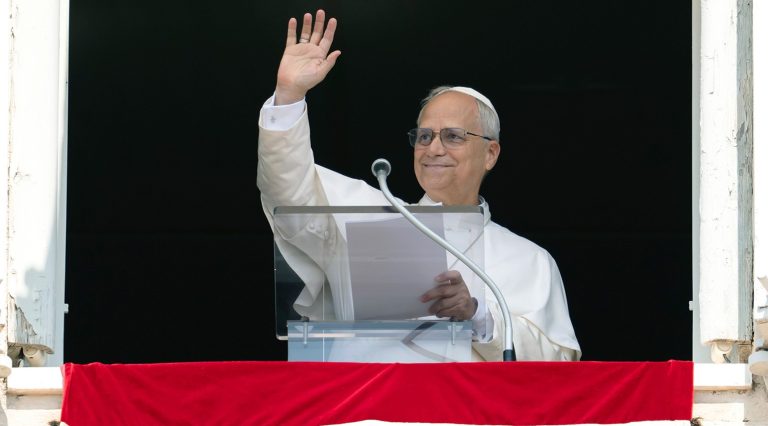 Papa Leão XIV anuncia cirurgia para remover nódulo no pulmão