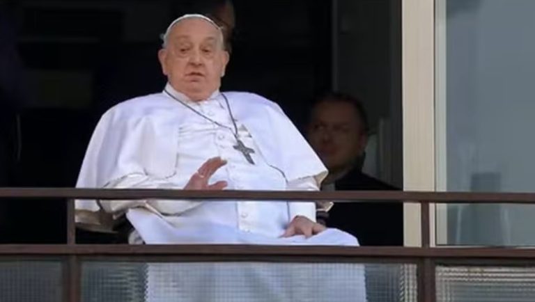 Santo Padre pede orações pela Paz em vários territórios