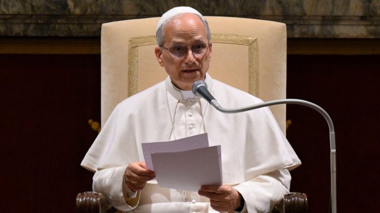 Papa classifica cenário mundial como “muito preocupante”