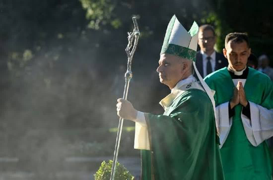 Papa reúne 150 mil fiéis em Lourdes e prepara encontro com vítimas de abusos na Igreja