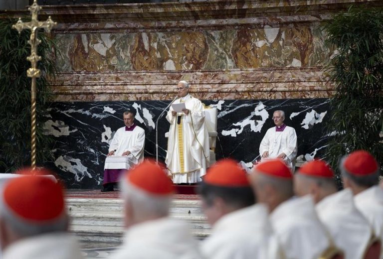 Dom Arlindo participa em Consistório no Vaticano marcado por apelos do Papa à paz e à solidariedade