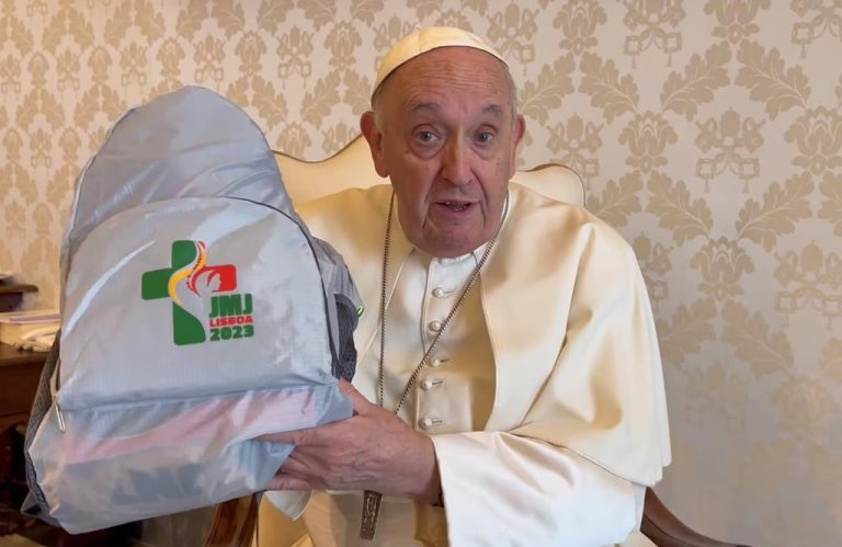 Papa diz-se “preparado” para viagem a Portugal