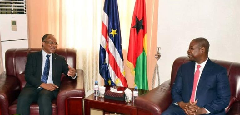 Primeiro-Ministro destaca reforço do diálogo político na visita a Bissau