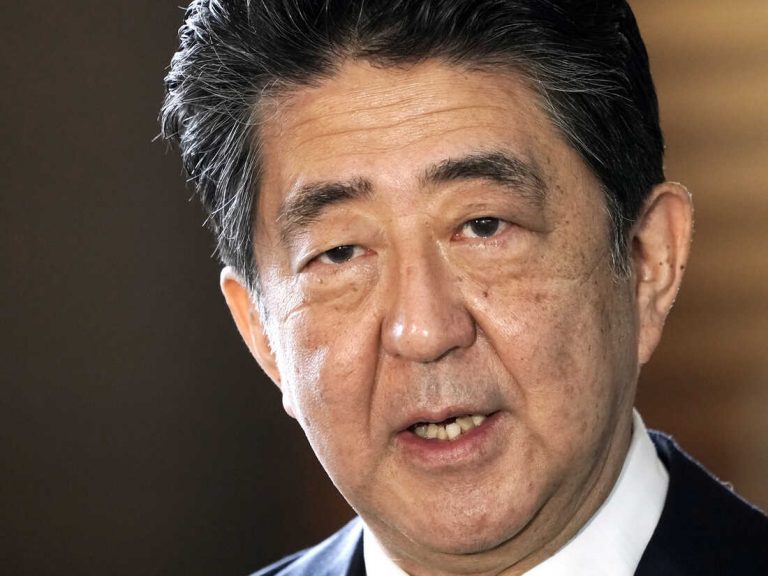 Morreu antigo Primeiro-Ministro Japonês após ser baleado