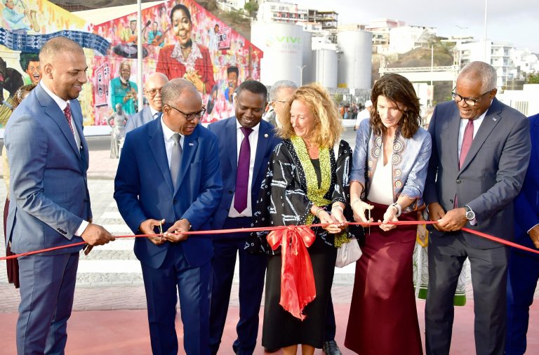 PM inaugura Terminal de Cruzeiros e sublinha que Governo está a cumprir com São Vicente e Cabo Verde