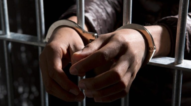 Homem de 39 anos em prisão preventiva por maus-tratos à mãe