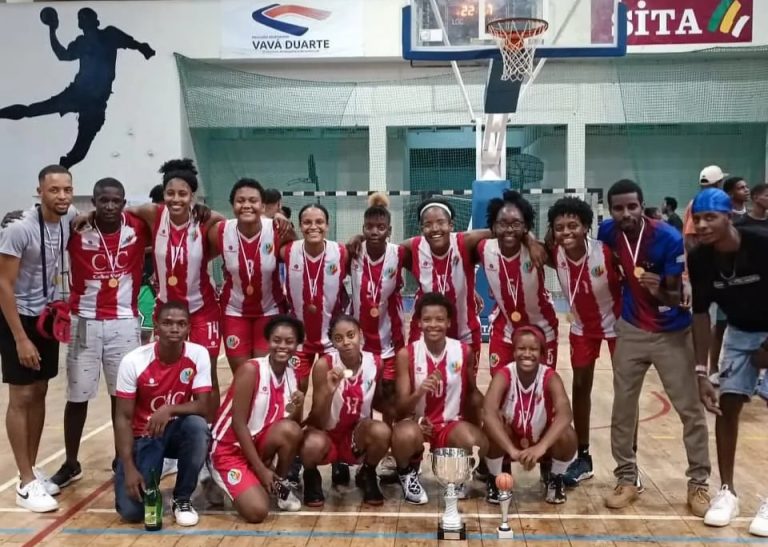 Maracanã conquista título de campeã regional de basquetebol feminino em Santiago Sul