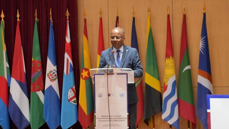 Primeiro-Ministro realça importância de encontros inter-regionais preparatórias para o SIDS