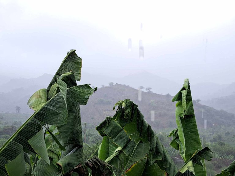 Passagem de onda tropical traz chuvas ao País 