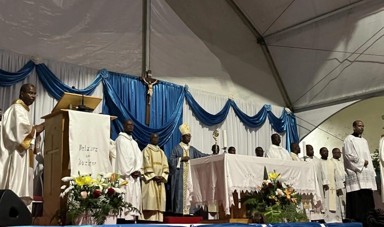 Padre Carlos Varela assumiu oficialmente Paróquia de Nossa Senhora da Graça