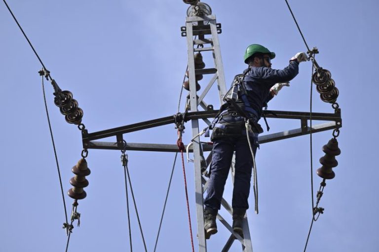 Portugal repõe 100% do fornecimento de eletricidade após apagão