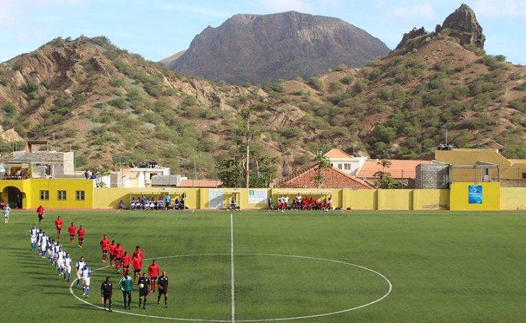 Futebol/São Nicolau. Duelo de encarnados marca 14.ª jornada