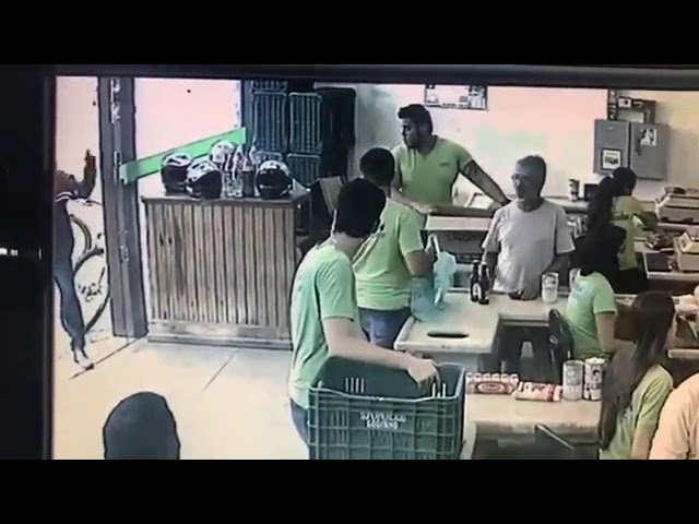 Anunciou assalto, foi ignorado e desistiu do crime
