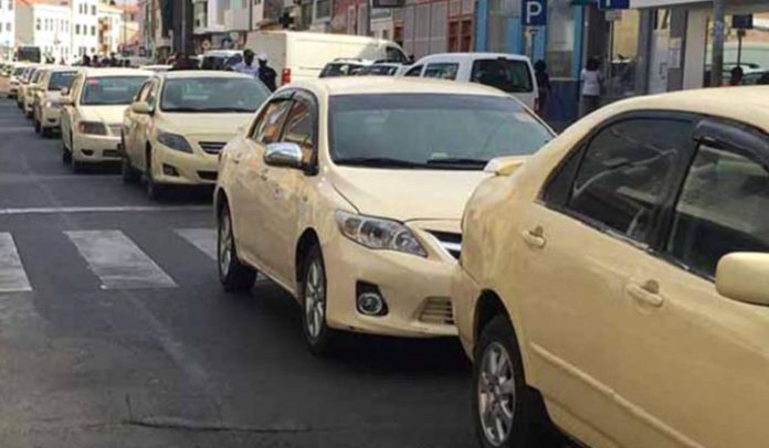 taxis-praia_78095