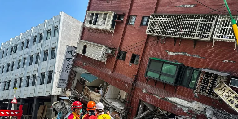 Número de mortos pelo terremoto em Taiwan subiu para 10