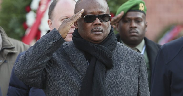 PR Guineense anuncia que idade mínima de casamento passa a ser de 25 anos