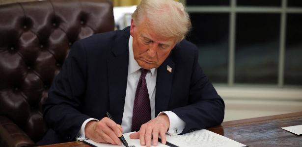 trump-assina-decretos-no-salao-oval-apos-tomar-posse-textos-incluem-perdao-a-1500-invaores-do-capitolio-1737423447665_v2_615x300