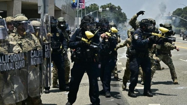 Protestos em Los Angeles geram críticas a Trump por uso de força militar