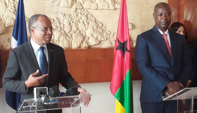 PM põe transportes no leque de prioridades entre Praia e Bissau