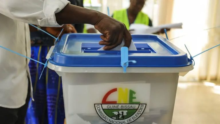 Guineenses em Cabo Verde votam com forte participação nas eleições deste domingo